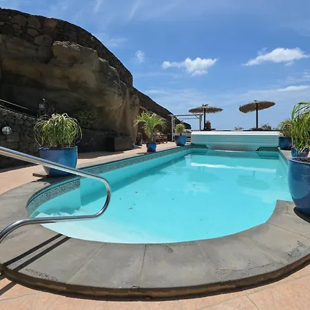 Holiday home Castillo Lanzarote Winni - Luxury - Pet Friendly With Heated Pool *