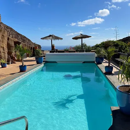 Castillo Lanzarote Winni - Luxury - Pet Friendly With Heated Pool Semesterbostad