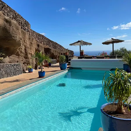 Semesterbostad Castillo Lanzarote Winni - Luxury - Pet Friendly With Heated Pool *