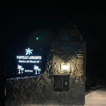 Semesterbostad Castillo Lanzarote Winni - Luxury - Pet Friendly With Heated Pool