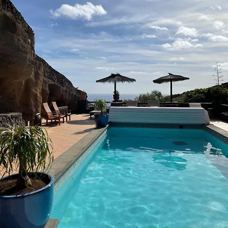 Semesterbostad Castillo Lanzarote Winni - Luxury - Pet Friendly With Heated Pool