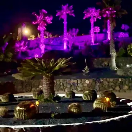 Castillo Lanzarote Winni - Luxury - Pet Friendly With Heated Pool