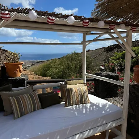 Semesterbostad Castillo Lanzarote Winni - Luxury - Pet Friendly With Heated Pool *
