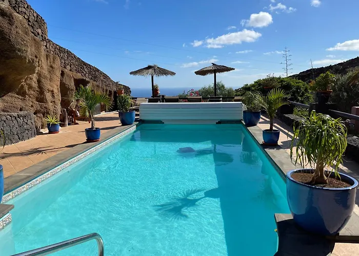 Castillo Lanzarote Winni - Luxury - Pet Friendly With Heated Pool בית נופש