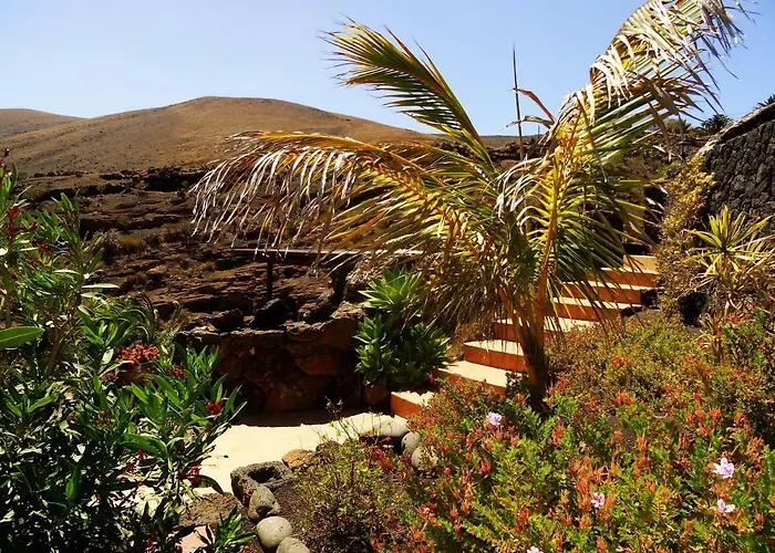 Vakantiehuis Castillo Lanzarote Winni - Luxury - Pet Friendly With Heated Pool *