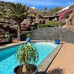 Castillo Lanzarote Winni - Luxury - Pet Friendly With Heated Pool 度假居
