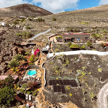 Castillo Lanzarote Winni - Luxury - Pet Friendly With Heated Pool Semesterbostad