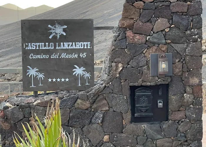 Castillo Lanzarote Winni - Luxury - Pet Friendly With Heated Pool *