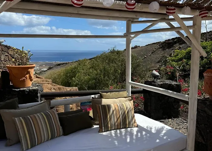 Semesterbostad Castillo Lanzarote Winni - Luxury - Pet Friendly With Heated Pool *